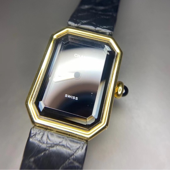 Chanel Premiere 18k Gold Leather Quartz Ladies H0090
Watch - Picture 1 of 8